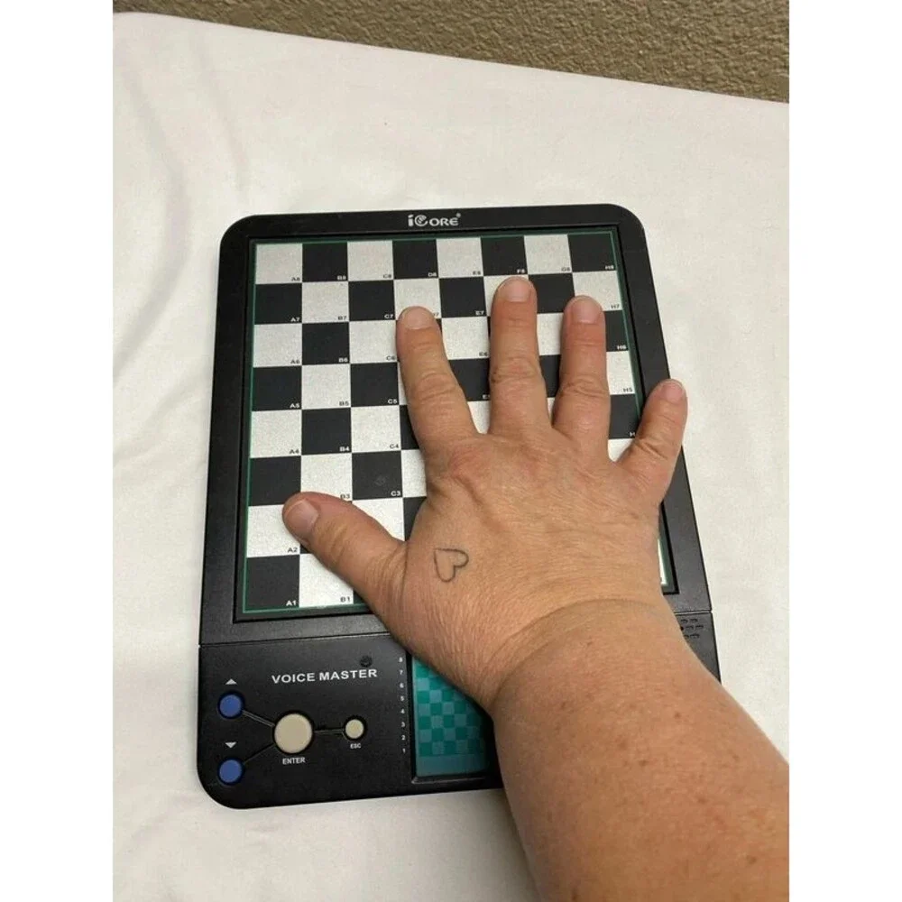 iCore Voice Chess Master (Model GC3224), an electronic, computerized board game